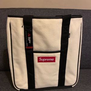 polartec tote supreme